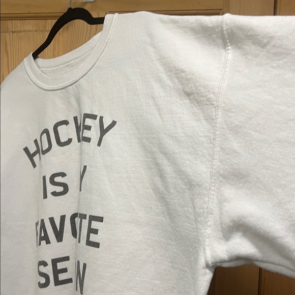 White Sweatshirt with Hockey Saying Prin Oversized Sz XL - Picture 4 of 5